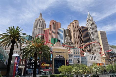 Descubra o Coração de Vegas: Tudo sobre o icônico New York-New York Hotel e Casino