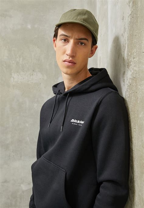 Dickies Black Sweatshirt: A Timeless Piece for Every Wardrobe