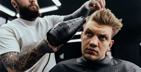 Die Kunst der eleganten Haartransformation: Eine Inspirationsquelle für Senioren