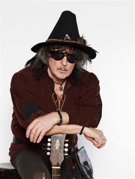 Die legendäre Ritchie Blackmore Perücke: Eine Hommage an den Rockgiganten