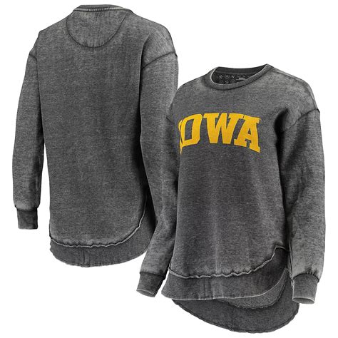 Different Styles of Iowa Hawkeyes Sweatshirts