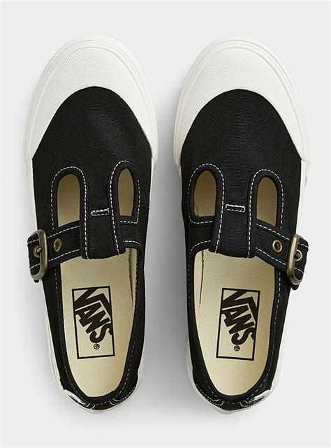 Different Styles of Vans Slip-On Shoes for Women