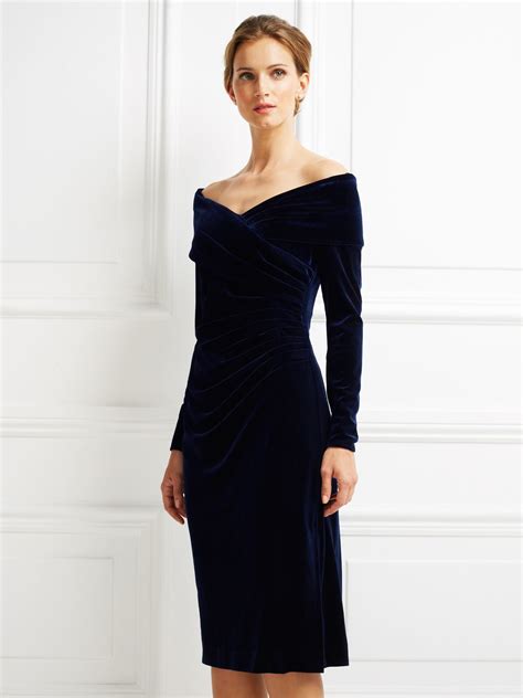 Different Styles of Velvet Cocktail Dresses