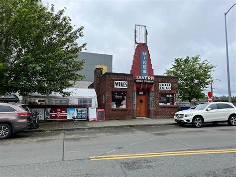 Diners, Dives, and Drive-Ins in Seattle: A Culinary Expedition