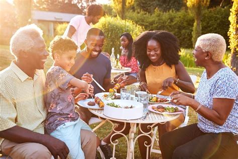 Dining and Socializing: