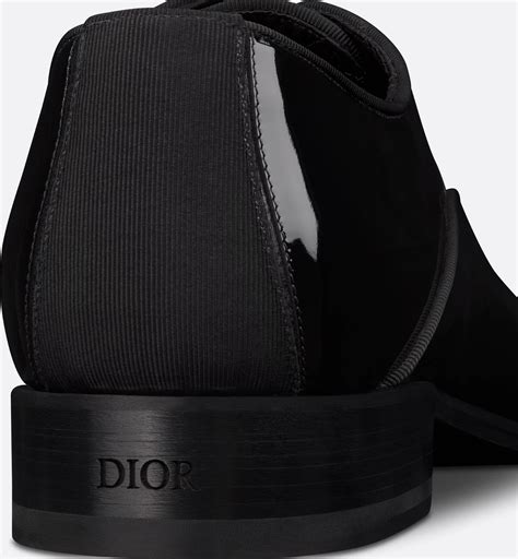 Dior Black Shoes: A Timeless Accessory for the Discerning Fashionista