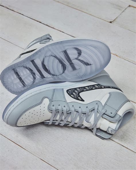 Dior Jordan 1: A Masterpiece of Collaboration and Streetwear History