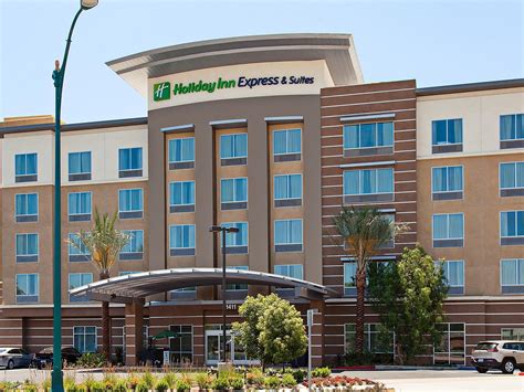 Discover the Convenience and Value at Holiday Inn Express Anaheim CA