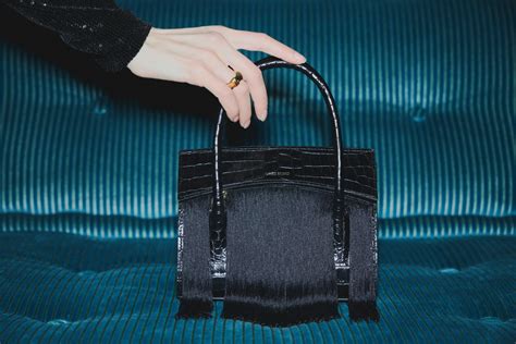 Discover the Elegance of Chloé Crossbody Bags: A Timeless Fashion Statement