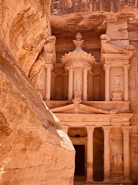 Discover the Enchanting Tombs of Petra: A Timeless Journey to the Rose City