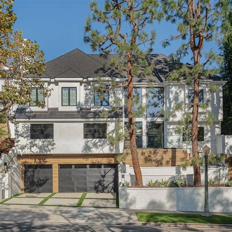 Discover the Exclusive Enclave of Holmby Hills: A Haven for Luxury and Opulence