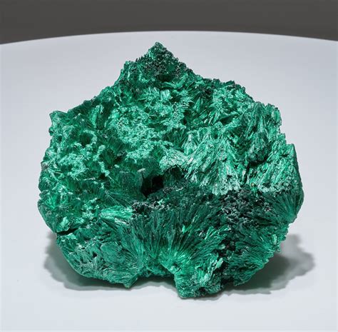 Discover the Mystical Properties of Malachite