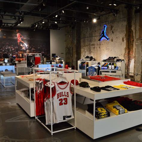 Discovering the Best Shoe Stores for Jordans in Chicago