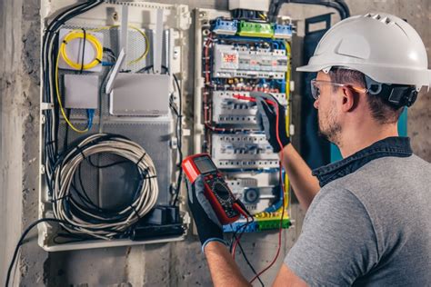 Disjuntores Bipolares: Guia Completo para Proteção Elétrica