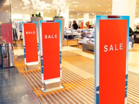 Display Holders: 5 Must-Haves for Enhancing Visual Merchandising