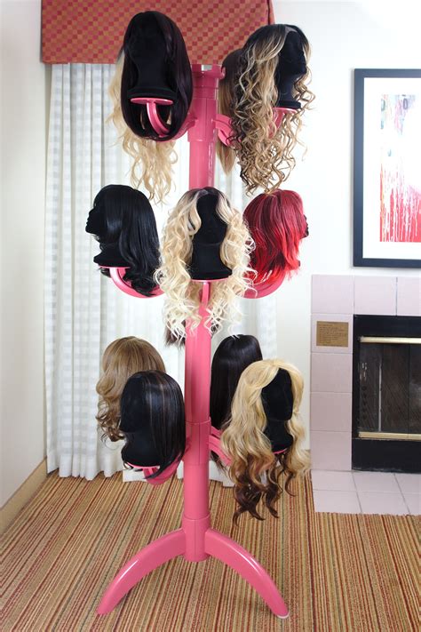 Displaying wigs: