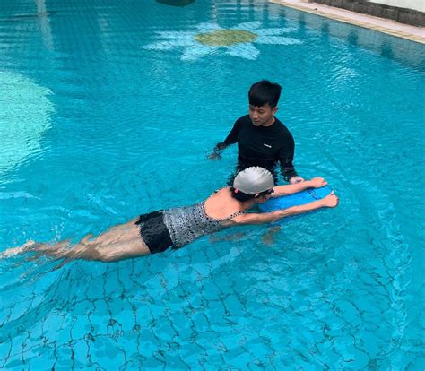 Dive into Adulthood: A Comprehensive Guide to Swimming Classes in Singapore