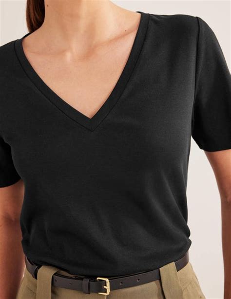 Dive into the Enchanting World of V-Neck T-Shirts for Ladies: A Comprehensive Guide