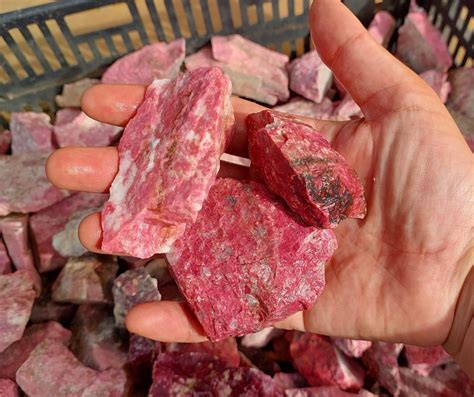 Dive into the Enigmatic World of Thulite Crystal: A Stone of Rebirth and Transformation