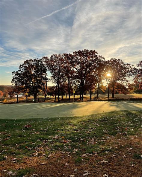 Dogleg Fairways: