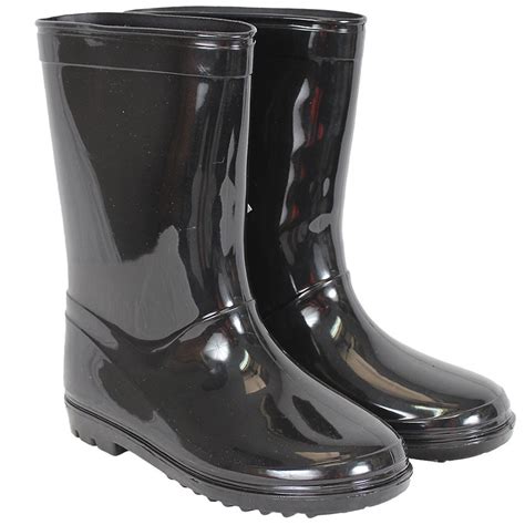 Don't Let the Rain Stop You: A Guide to Fantastic Gumboot Shoes!