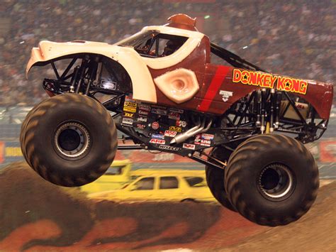 Donkey Kong Monster Truck: 64-Ton Beast Unleashes Unbridled Power!