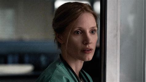 Dr. Helen Pierce (Jessica Chastain):