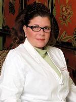 Dr. Mary Santiago: A Renowned Plastic Surgeon in Houston, TX