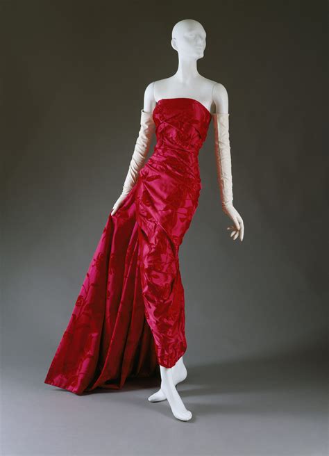 Dress Christian Dior: 7 Unforgettable Designs