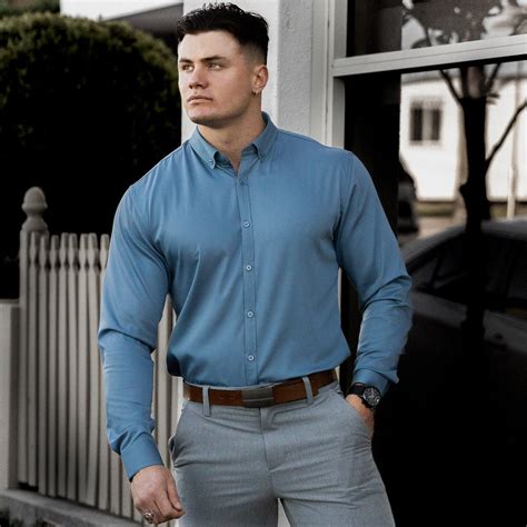 Dress Shirts for Muscular Guys: A Comprehensive Guide to Finding the Perfect Fit