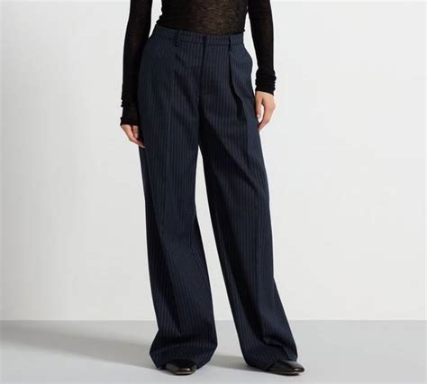 Dressy Women's Trousers: A Guide to Finding the Perfect Pair