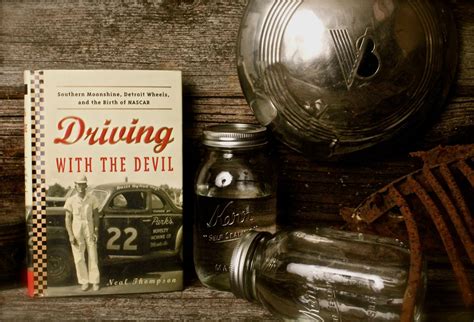 Driving with the Devil: Southern Moonshine PDF