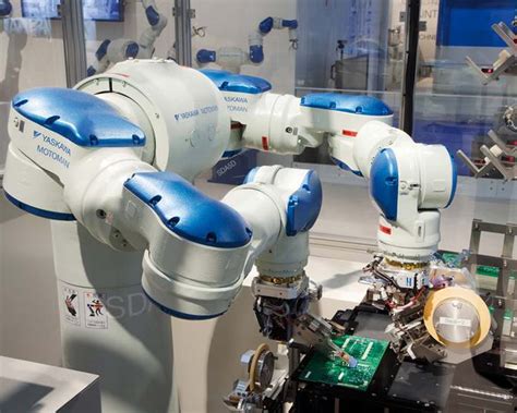 Dual-Arm Industrial Robots: Redefining Automation in Manufacturing