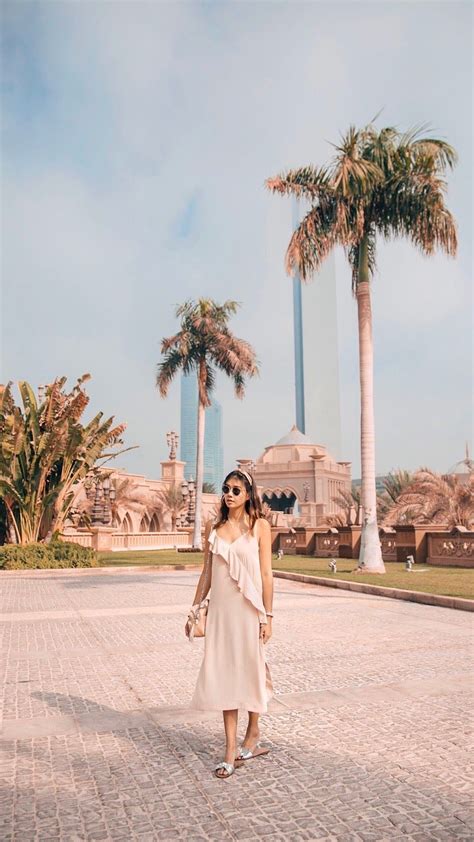 Dubai Dress: A Guide to Exploring the City's Diverse Style