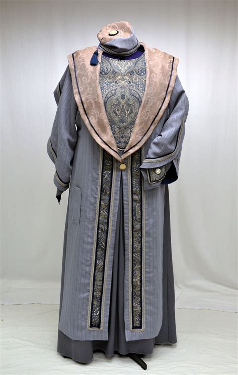 Dumbledore's Attire: A Wizard's Garb Unveiled