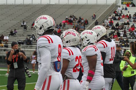 Duncanville vs. DeSoto: A Comprehensive Comparison