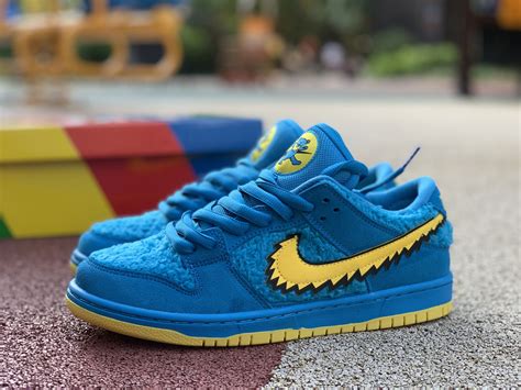 Dunk SB Pro Low: A Cultural Phenomenon in the Sneaker Industry