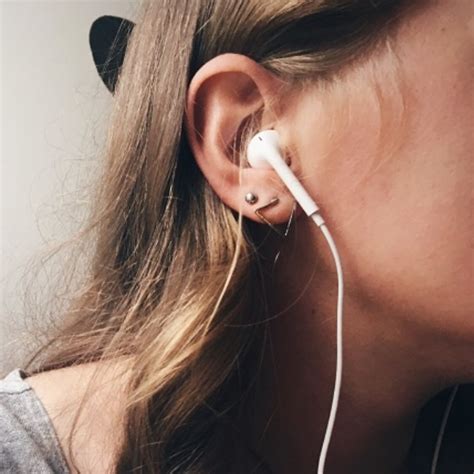 Earrings and Headphones: The Perfect Pair for Style and Sound