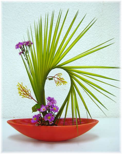 Easy Ikebana Floral Accents for the Home PDF
