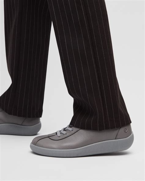 Ecco Men's Sale Shoes: Step into Comfort and Style at Unbelievable Prices