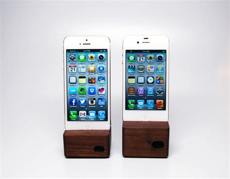 Ecoustik iPhone 5S Maple Dock PDF