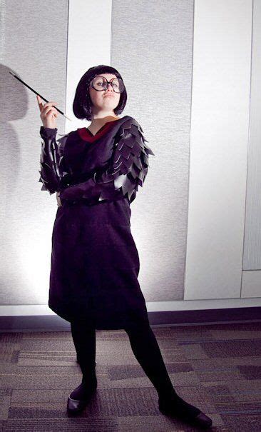 Edna Mode Cosplay: A Journey into Fabulosity