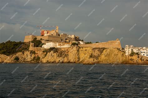 Eivissa, la isla blanca: un destino turístico único