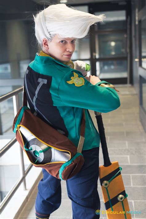 Ekko Cosplay: Time-Warping Transformations