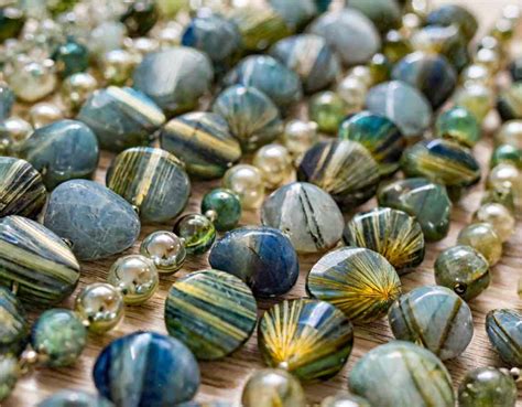 Electric Blues, Shimmering Greens, and Ethereal Golds: Unveiling the Allure of Labradorite