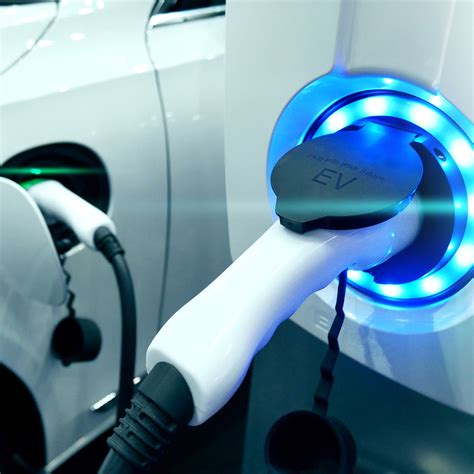 ElectricLola: A Comprehensive Guide to Electric Vehicles and Charging Infrastructure