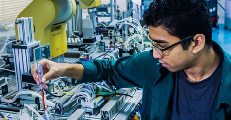 Electronics Technician Career