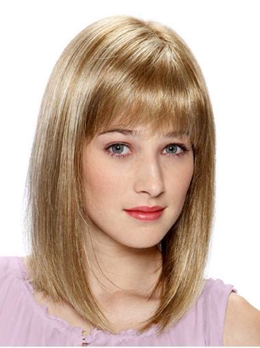 Elegant Blonde Straight Shoulder Length Monofilament Wigs: A Hairstyle for Every Occasion