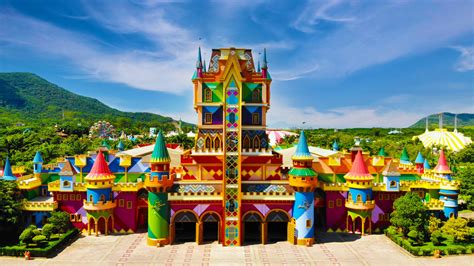 Elevador do Beto Carrero World: Um Símbolo de Aventura e Diversão