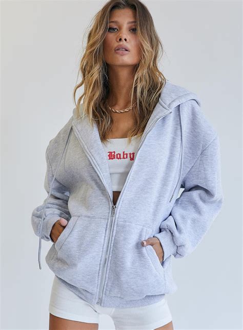 Elevate Your Casual Wardrobe: Explore the Versatile Grey Zip-up Sweatshirt